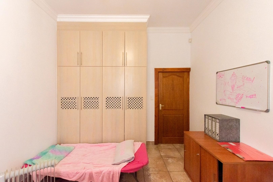 7 Bedroom Property for Sale in Middedorp Western Cape